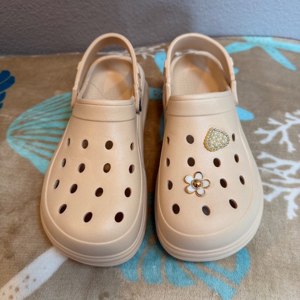 Khaki Casual Clogs with decorative charms/Jibbitz~Size 8-8.5 or 40-41~NEW